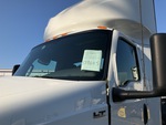 LN536832 - 2020 International LT625: Glass