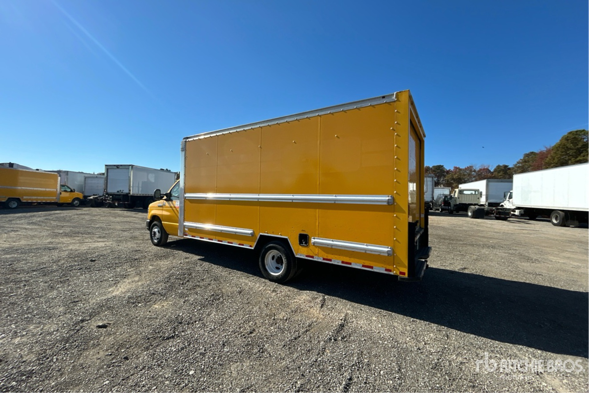 Aspect général with Image, coin arrière gauche