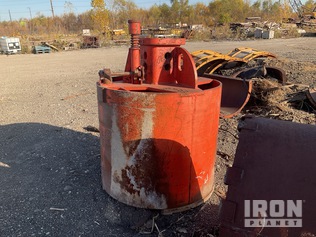 48 in X 38 in Pengo Clean Out Bucket in Des Moines, Iowa, United States ...