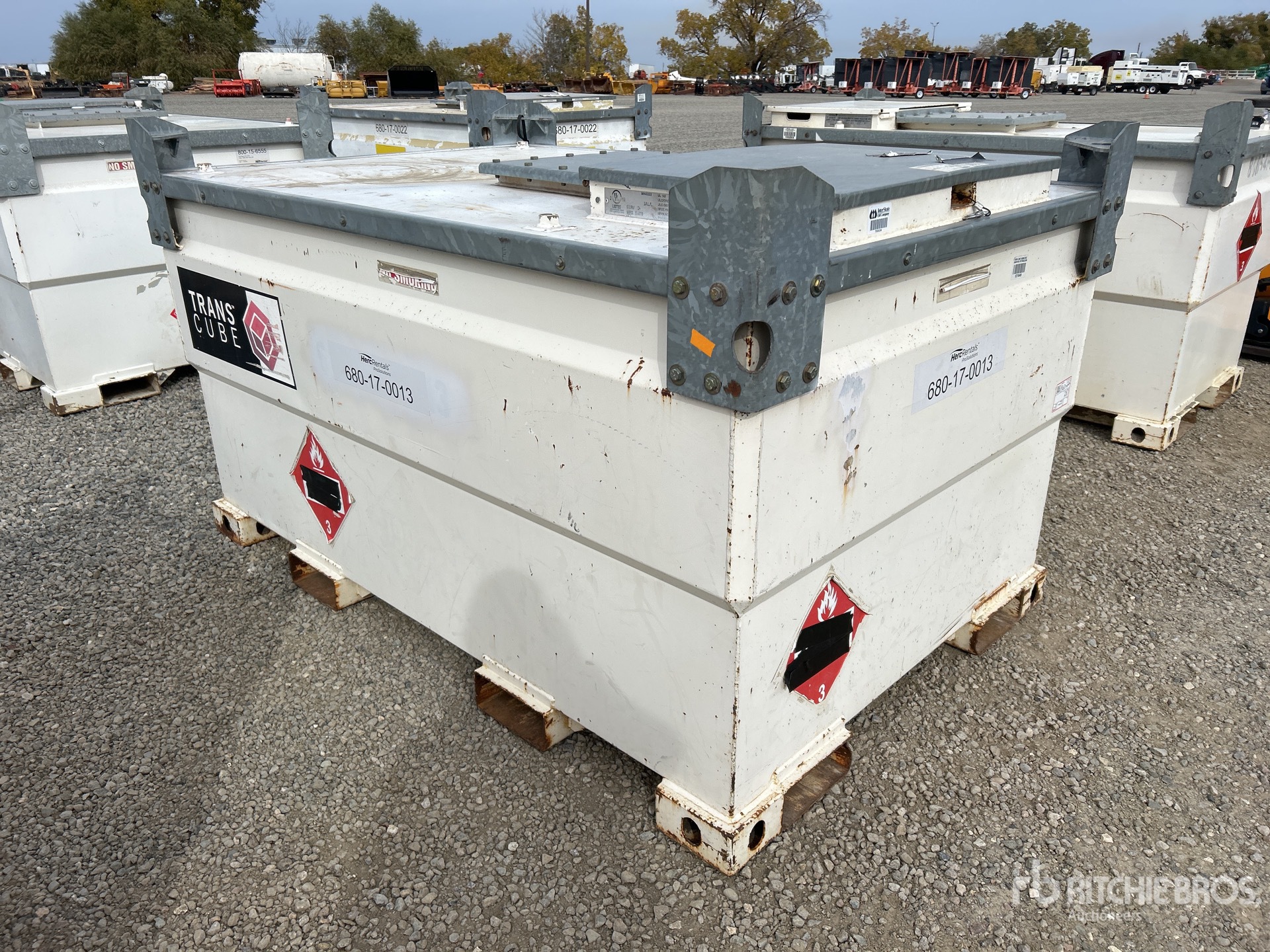 Trans Cube 3000 2012 Transcube 30TCG 3000 L Steel Diesel Fuel Tank | Ritchie Bros ...