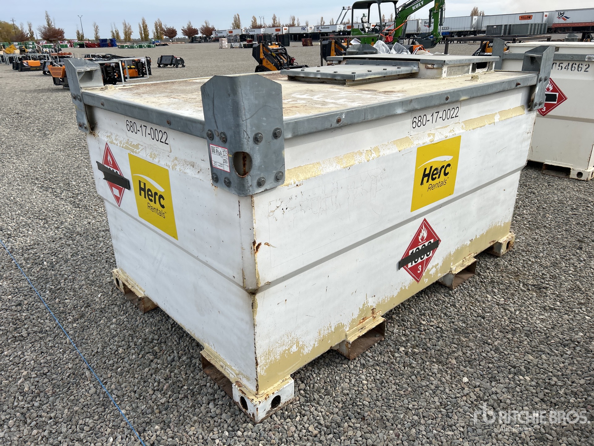 Trans Cube 3000 2012 Transcube 30TCG 3000 L Steel Diesel Fuel Tank | Ritchie Bros ...