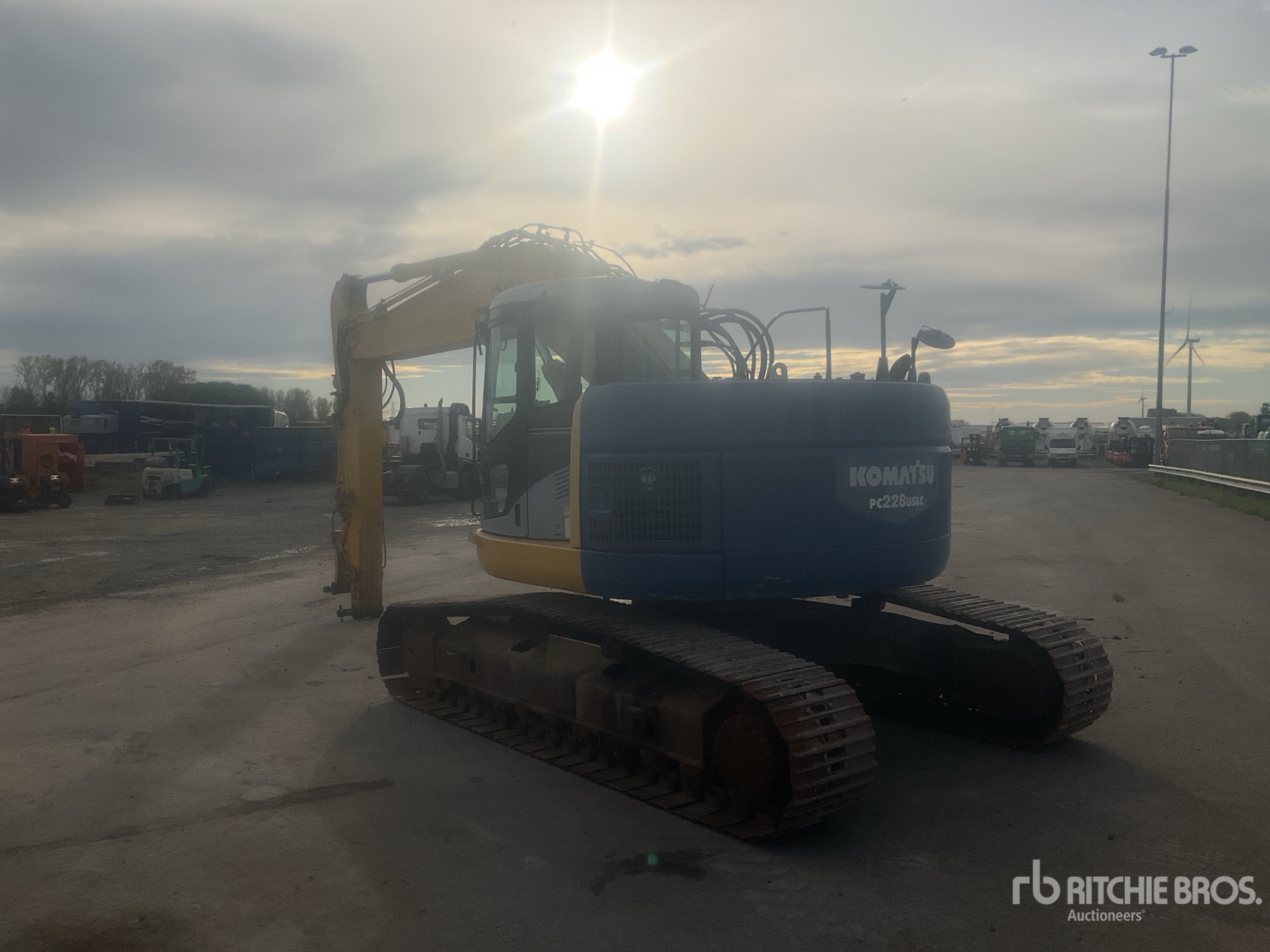 General Appearance with Picture, Left Rear Corner