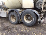 Underbody with Non-Driven Drop Axle (1)