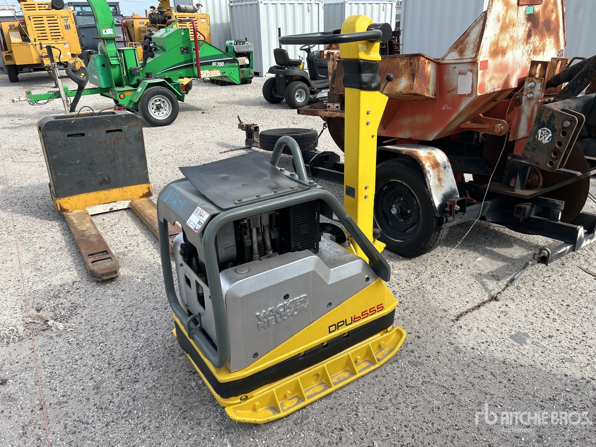 General Appearance with Foto, angolo posteriore sinistro