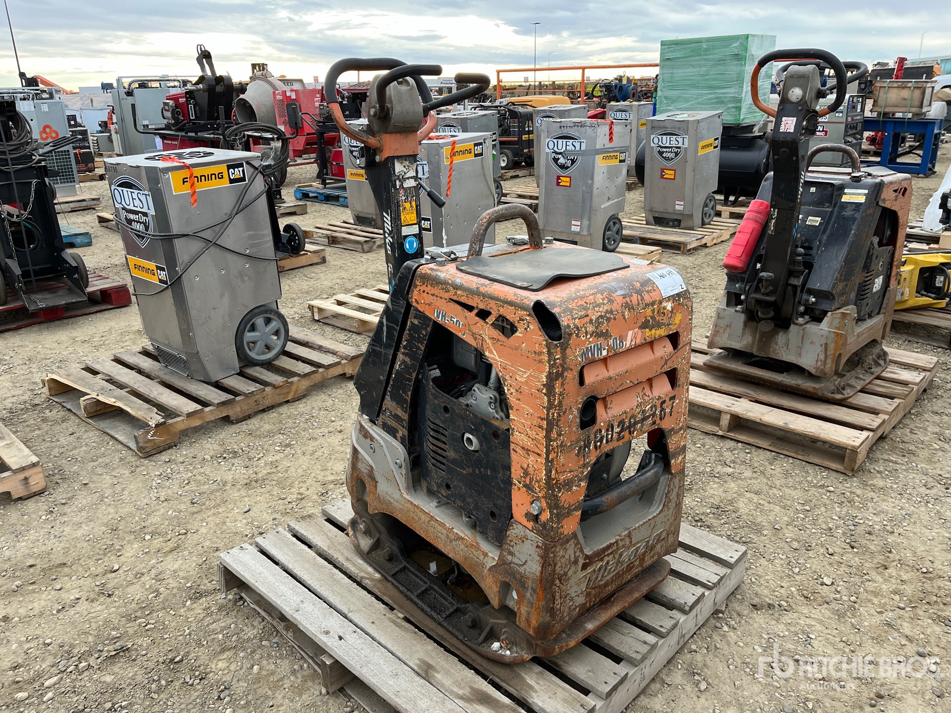 Multiquip MVH508DZ Vibratory Plate Compactor | Ritchie Bros. Auctioneers