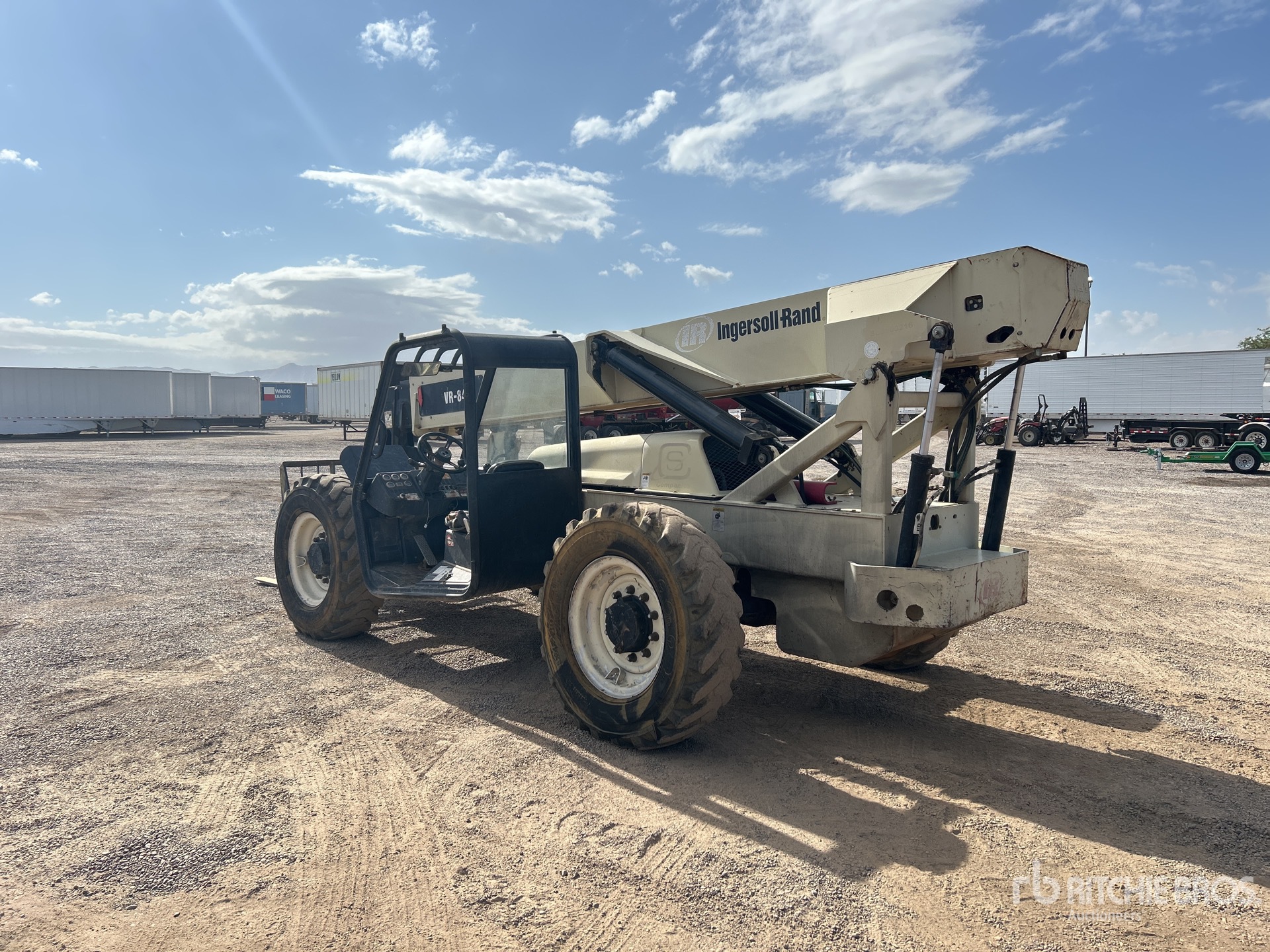 General Appearance with Foto, angolo posteriore sinistro