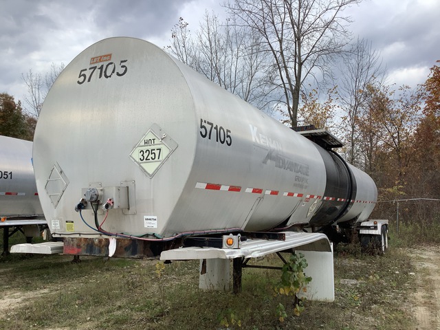 2009 LBT T/A 7000 gal Asphalt Tank Trailer