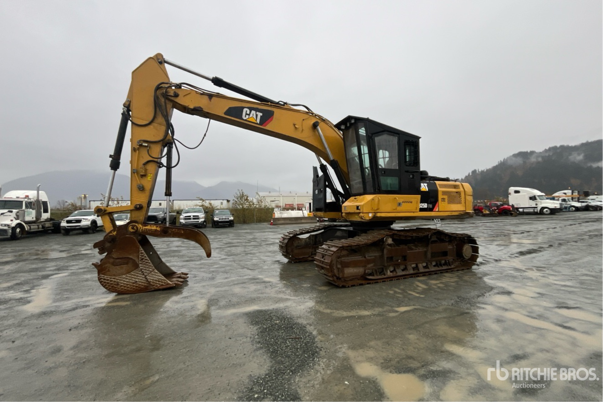 General Appearance with Picture, Left Front Corner