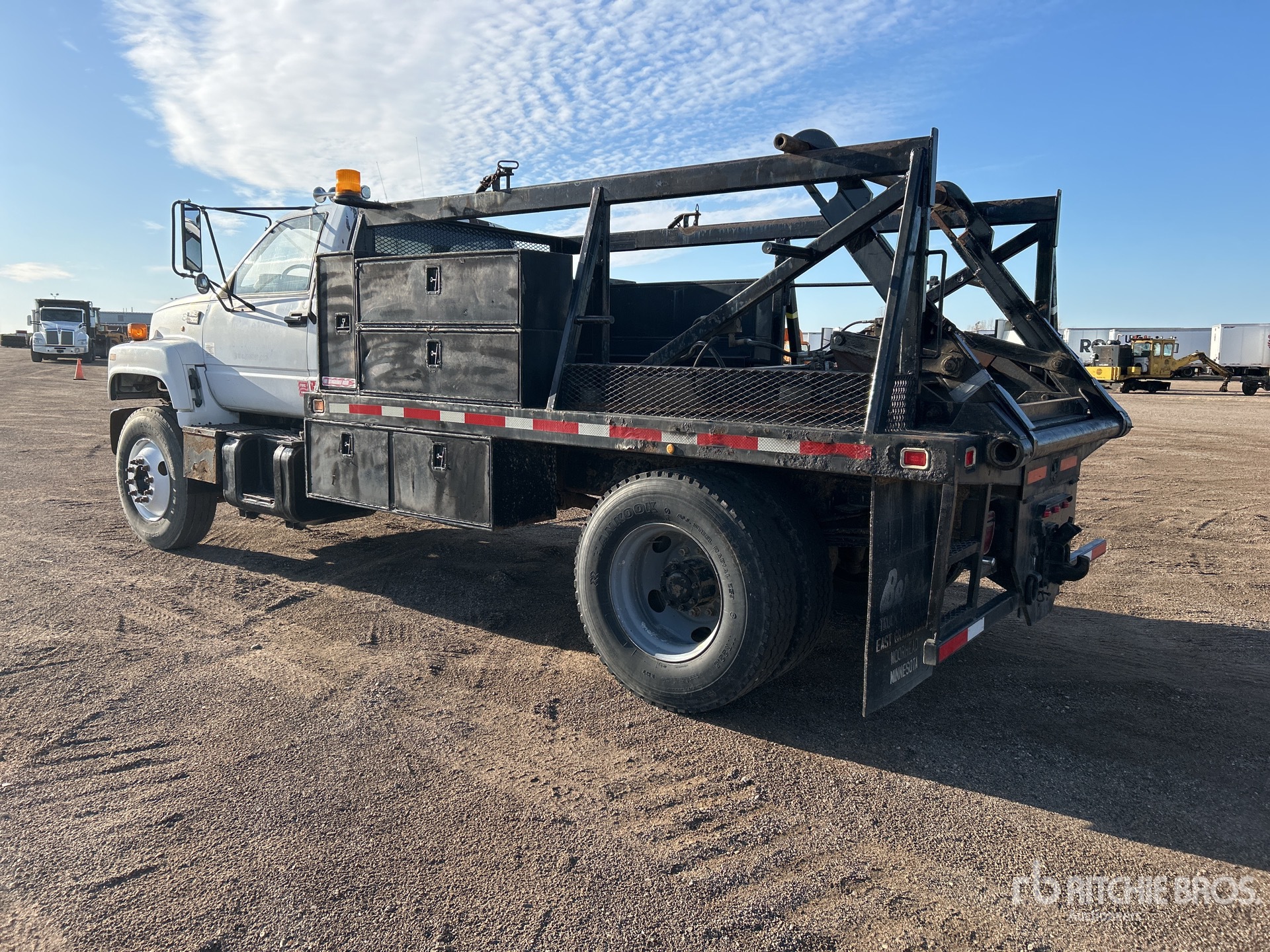 General Appearance with Foto, angolo posteriore sinistro