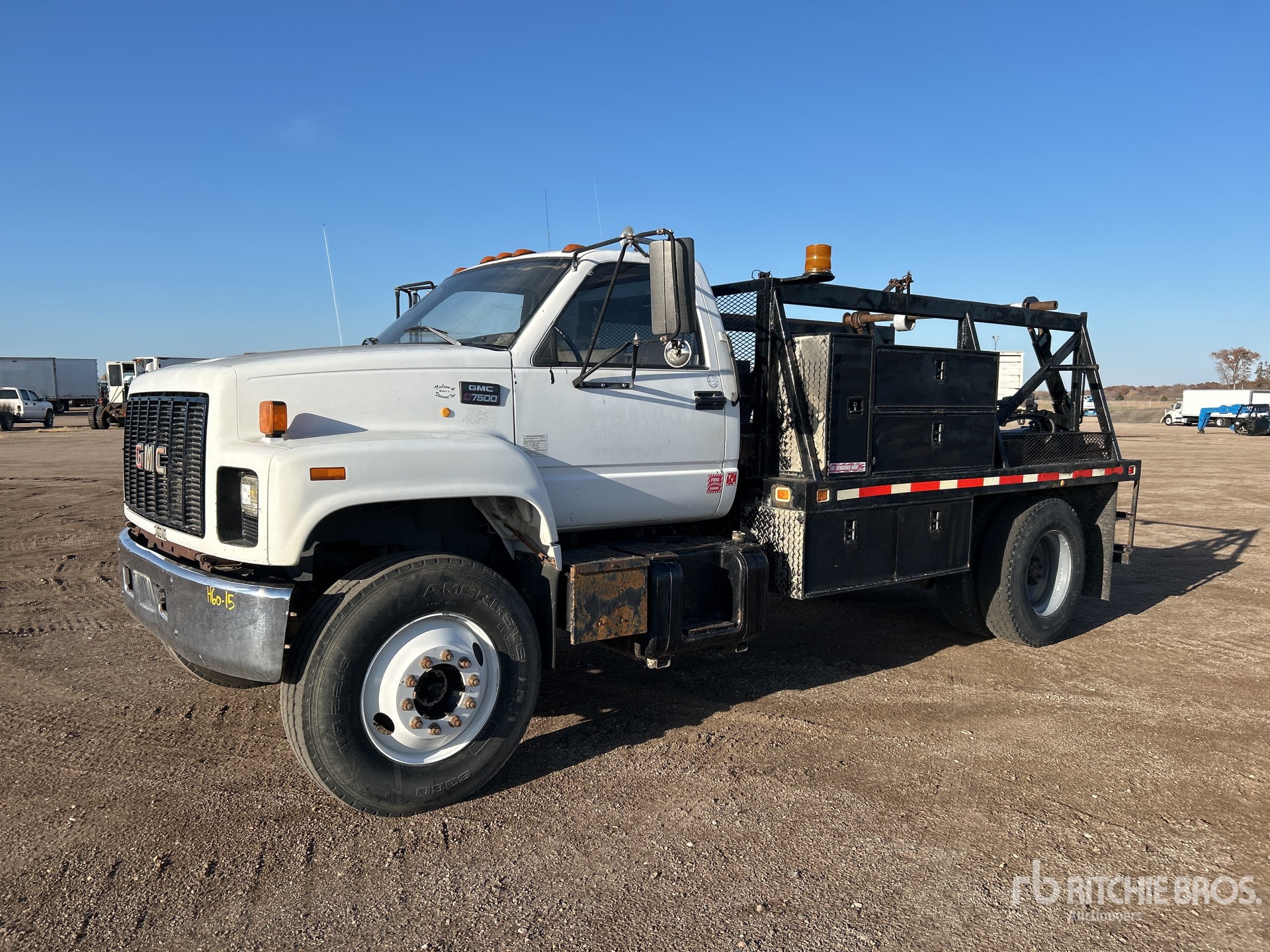 General Appearance with Foto, angolo anteriore sinistro