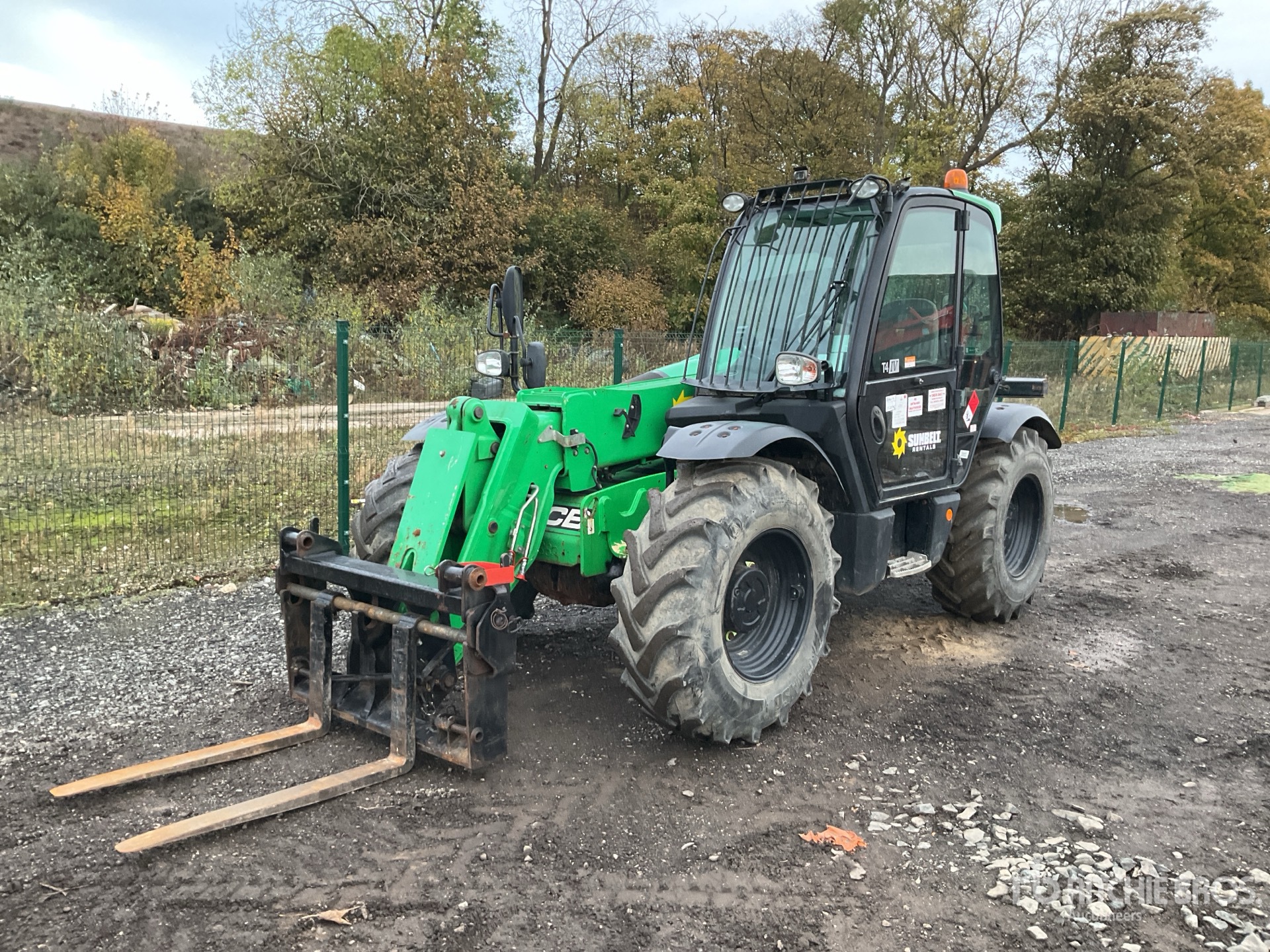 General Appearance with Picture, Left Front Corner