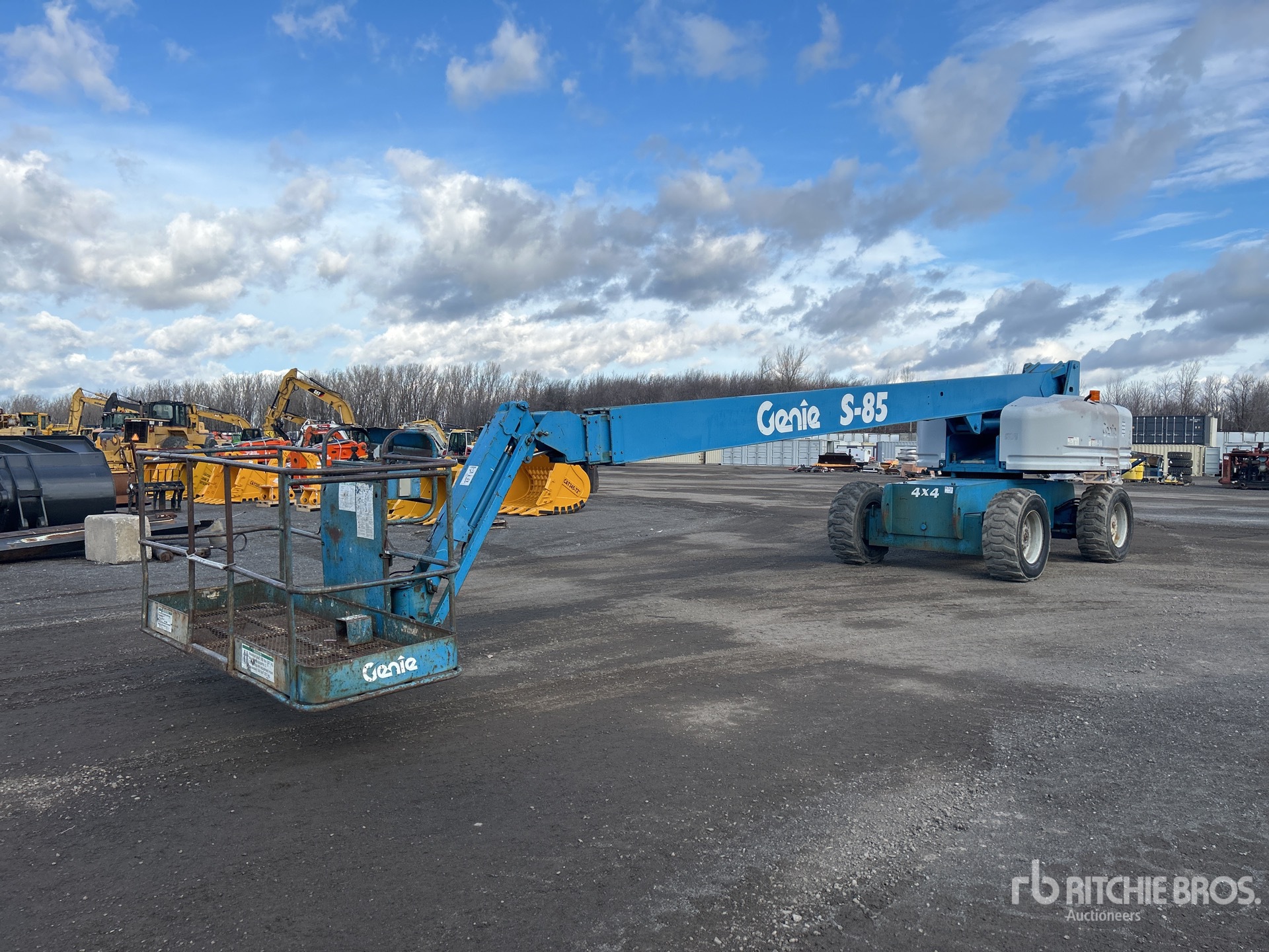 General Appearance with Foto, angolo anteriore sinistro