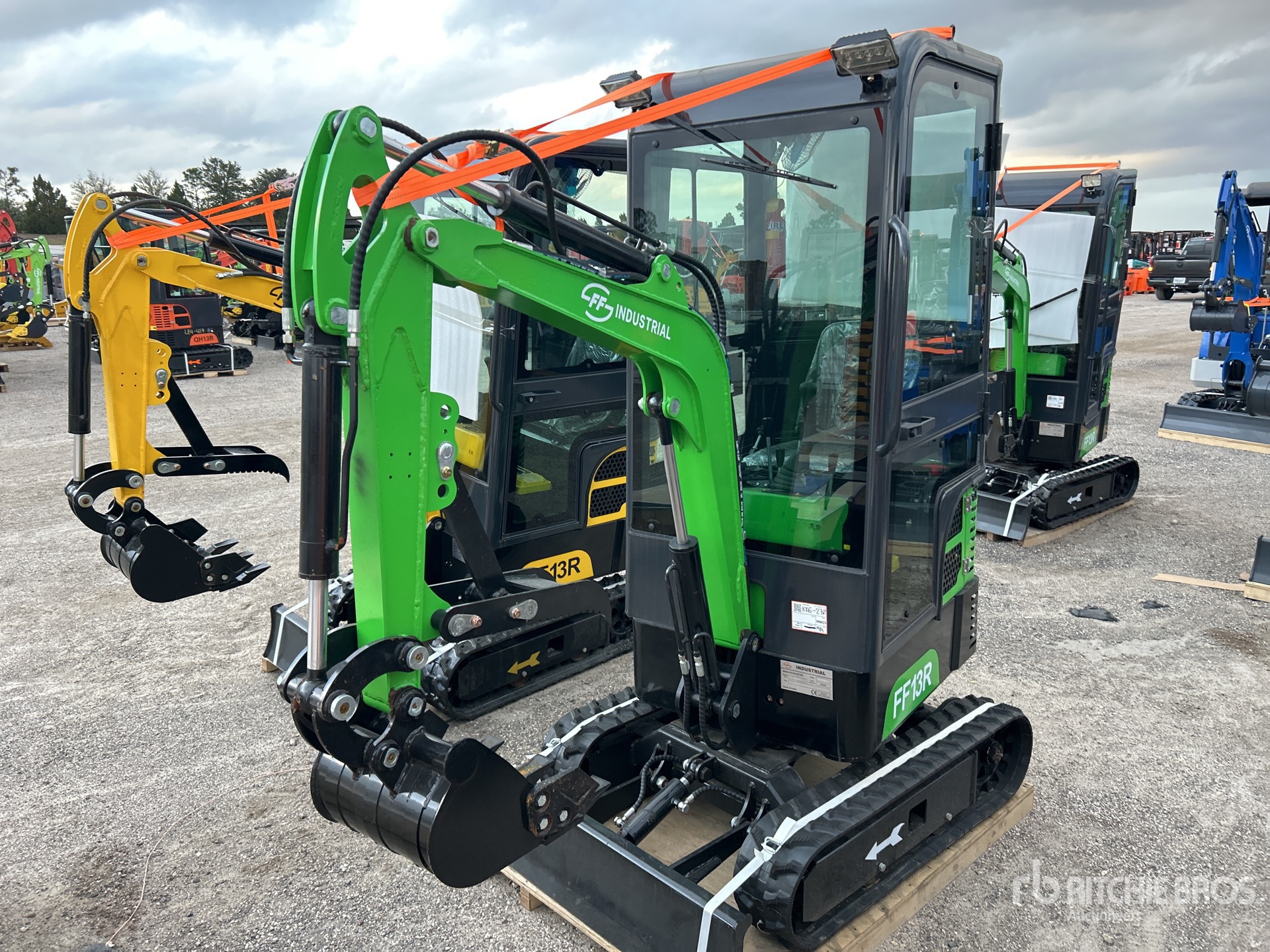 General Appearance with Picture, Left Front Corner