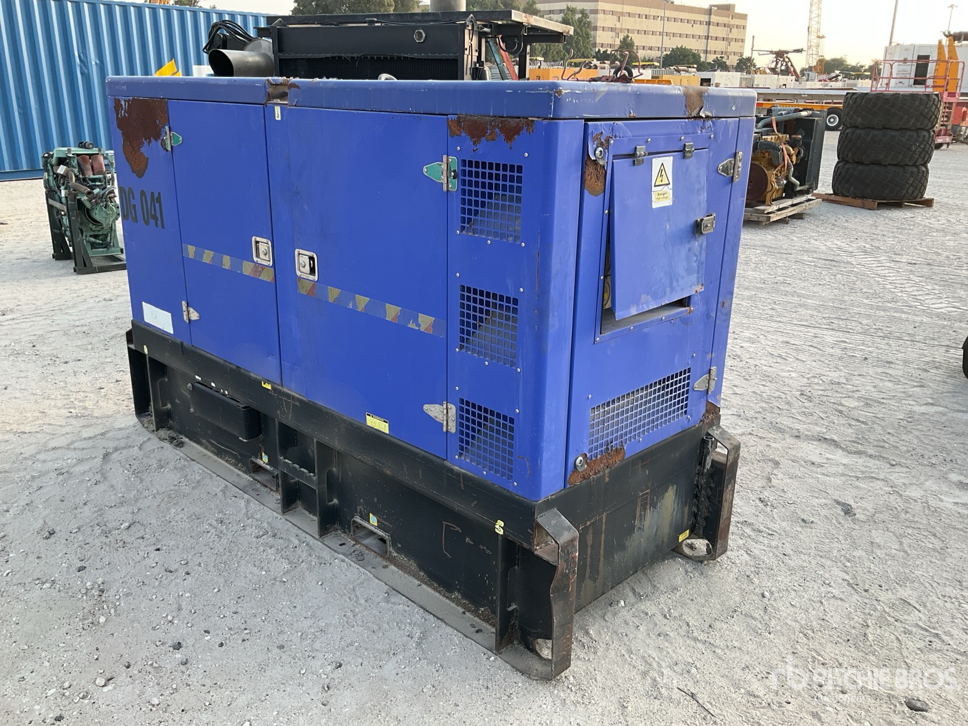 General Appearance with Picture, Left Rear Corner