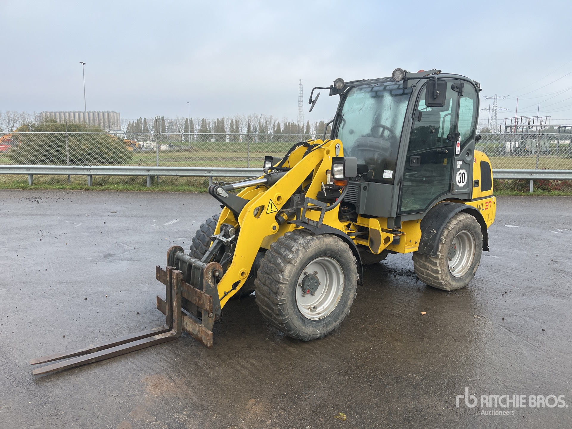 General Appearance with Operation Video