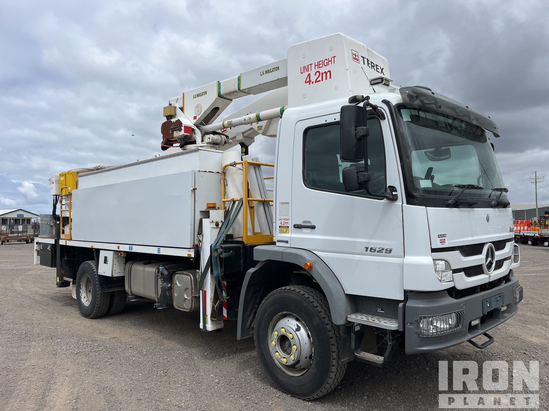 General Appearance with Picture, Left Front Corner