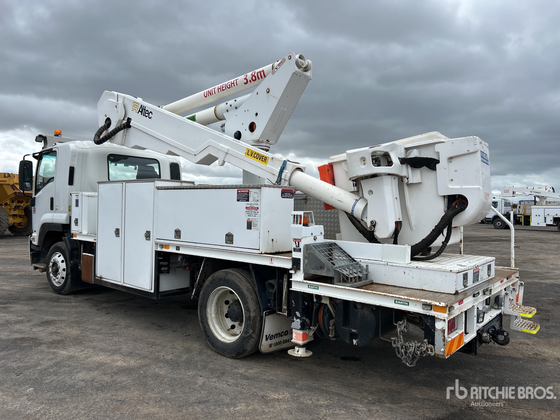 General Appearance with Picture, Right Rear Corner