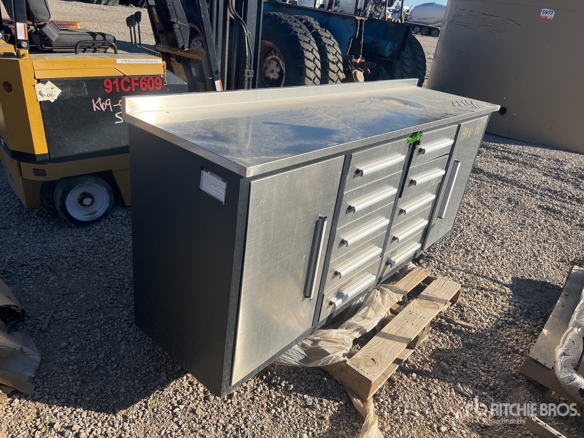 General Appearance with Picture, Right Front Corner