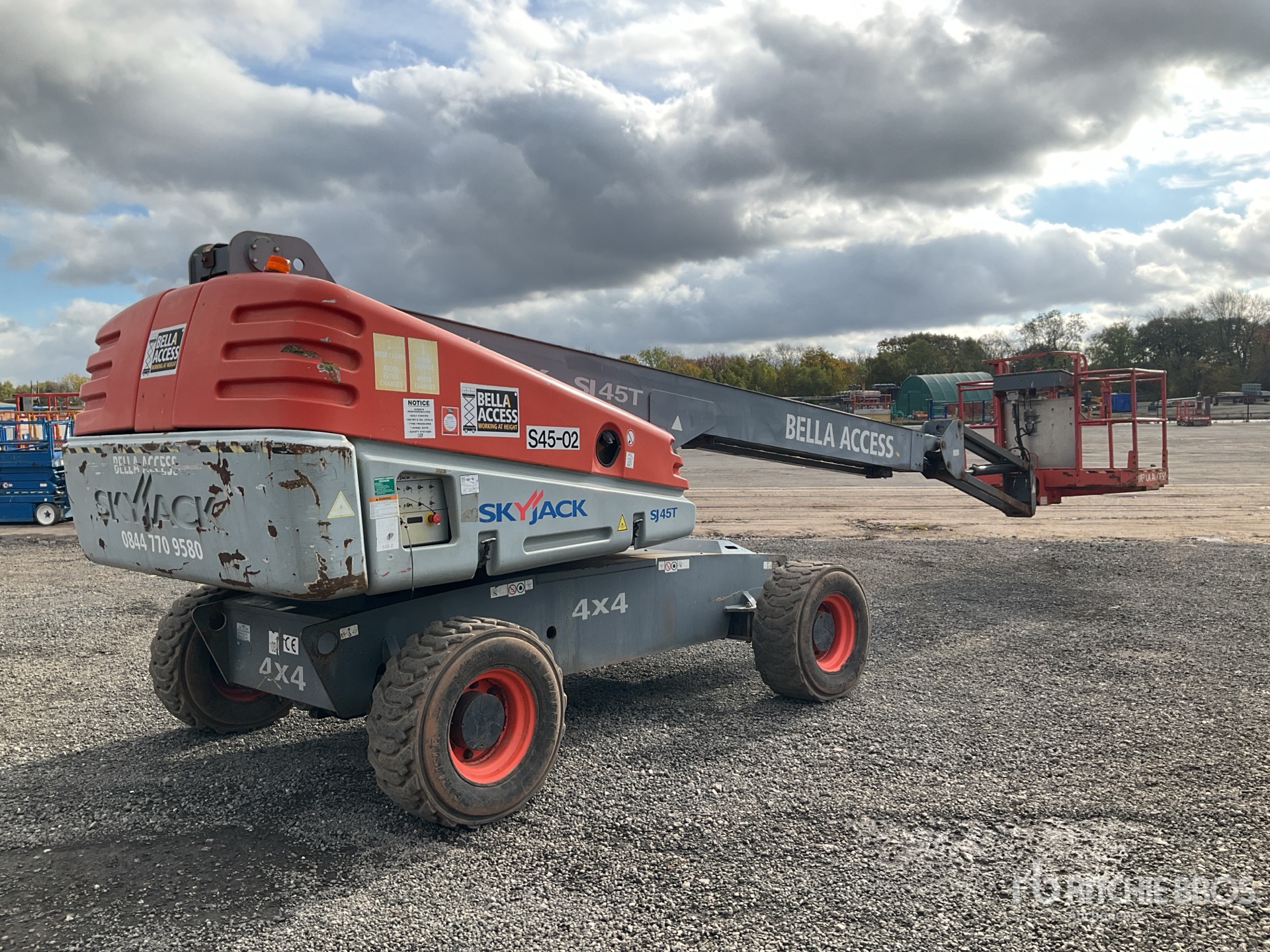 General Appearance with Picture, Left Front Corner