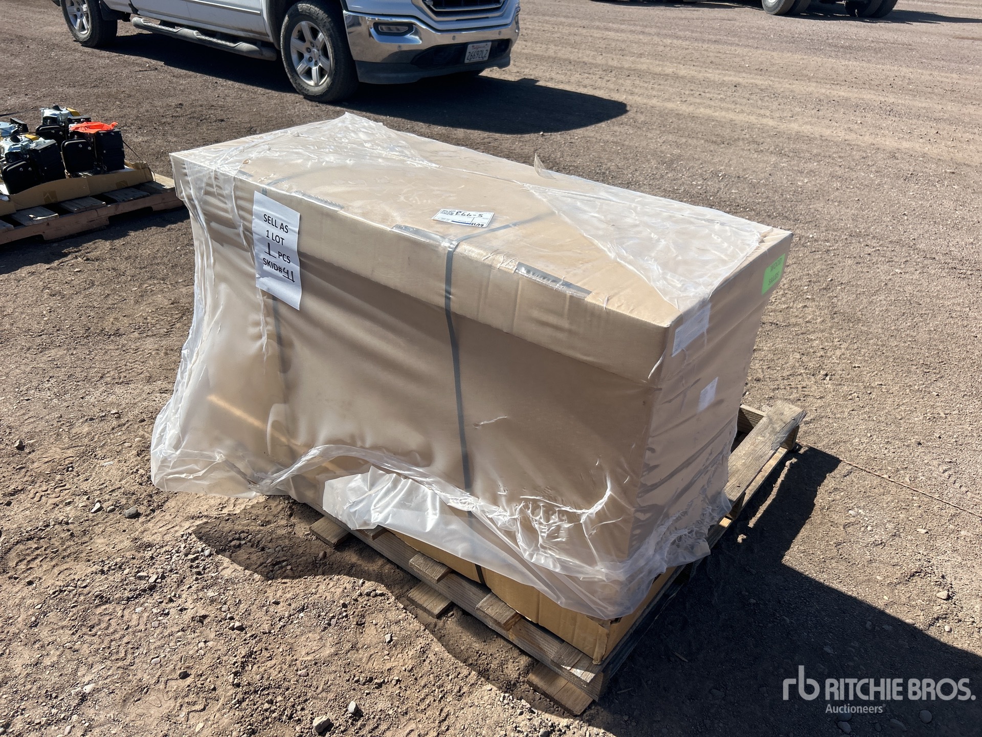 General Appearance with Picture, Left Front Corner