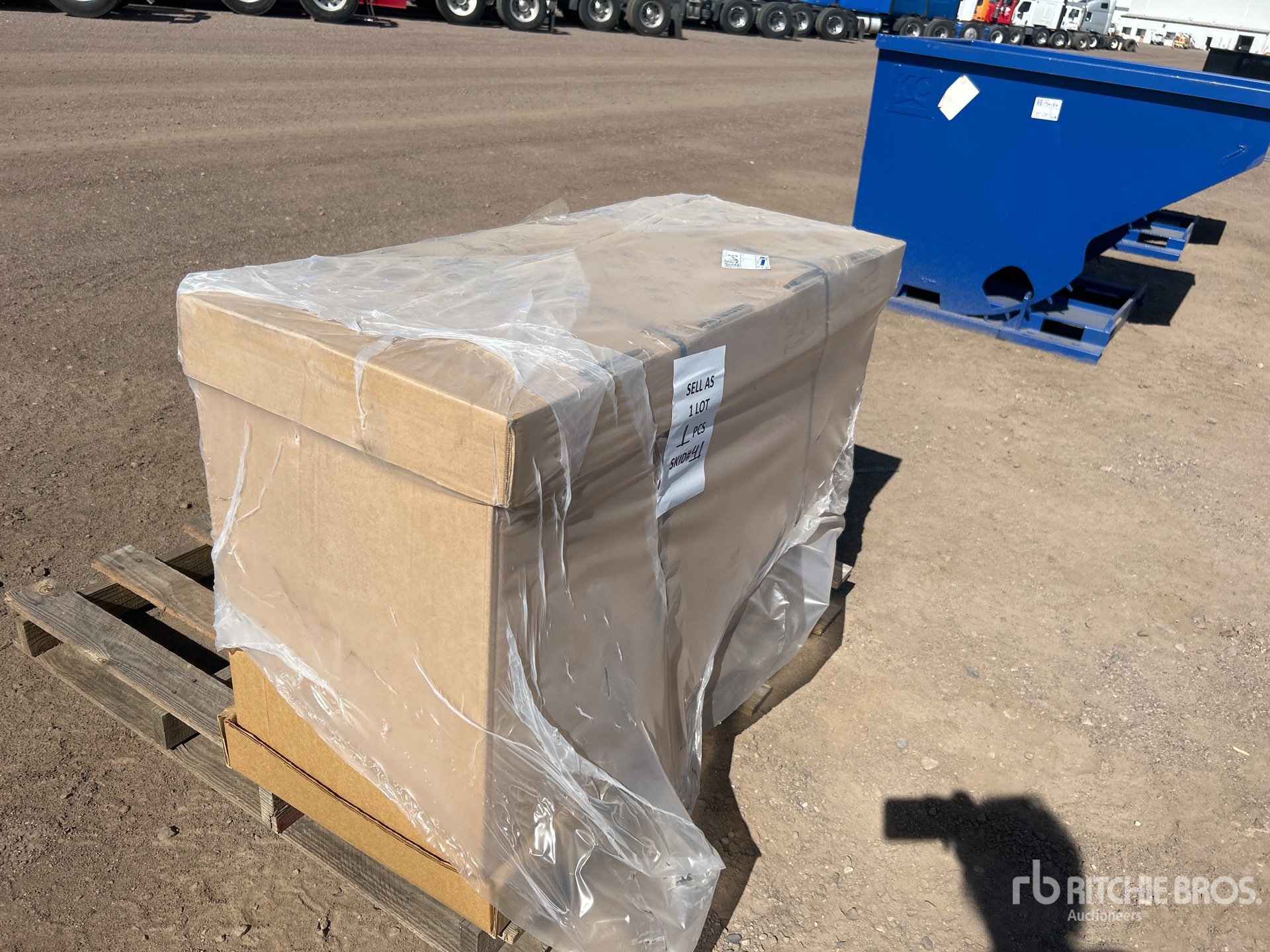 General Appearance with Picture, Right Front Corner