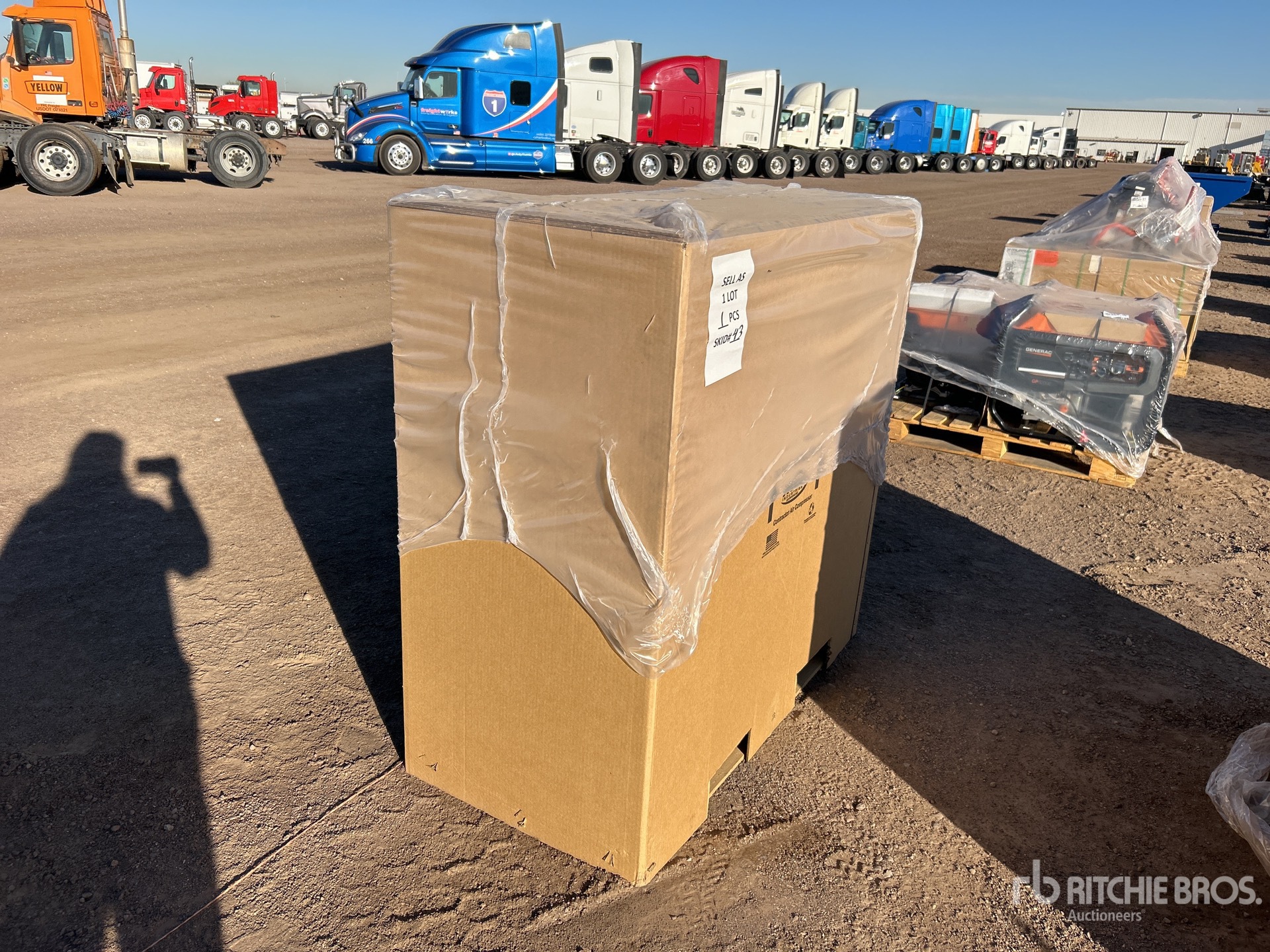 General Appearance with Picture, Right Front Corner