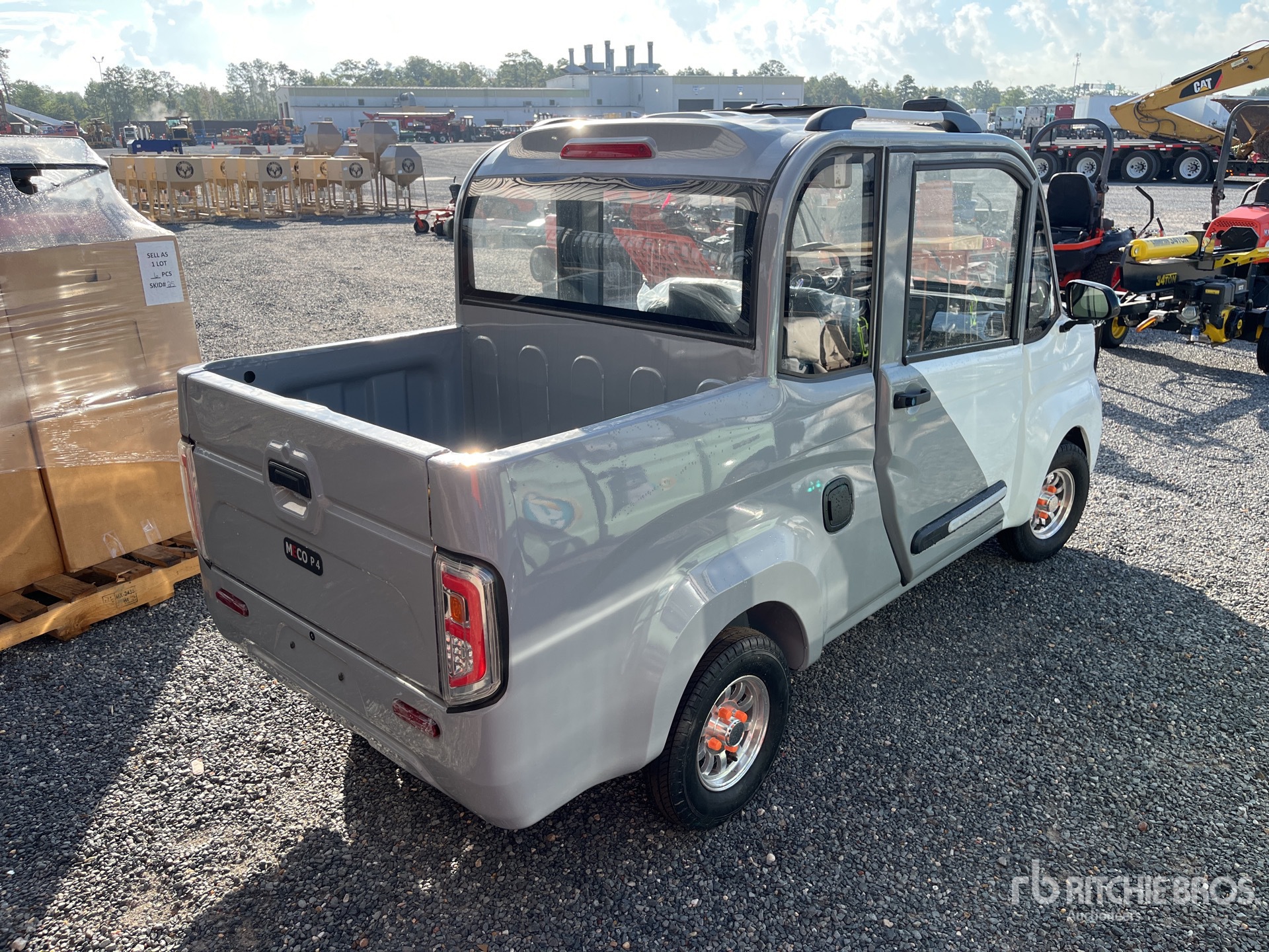General Appearance with Picture, Right Rear Corner