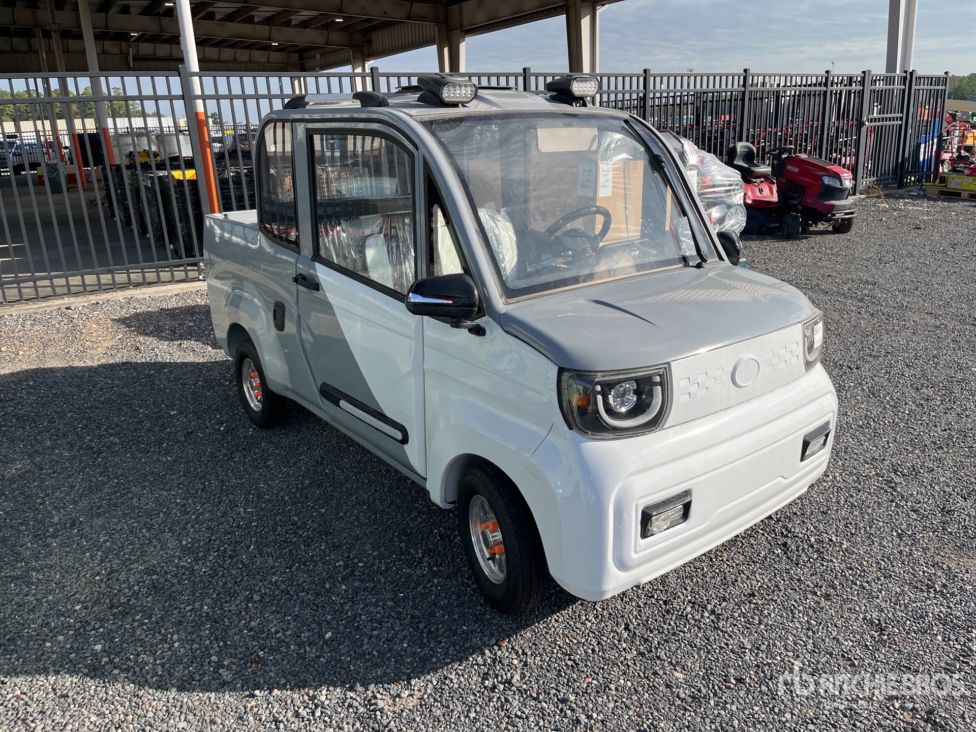 General Appearance with Picture, Right Front Corner