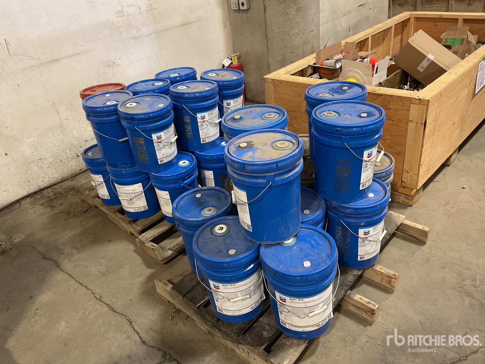 Quantity of (29) 5 Gallon Fluid Pails Ritchie Bros. Auctioneers