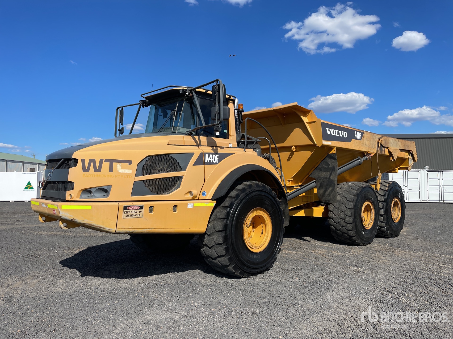 General Appearance with Picture, Left Front Corner