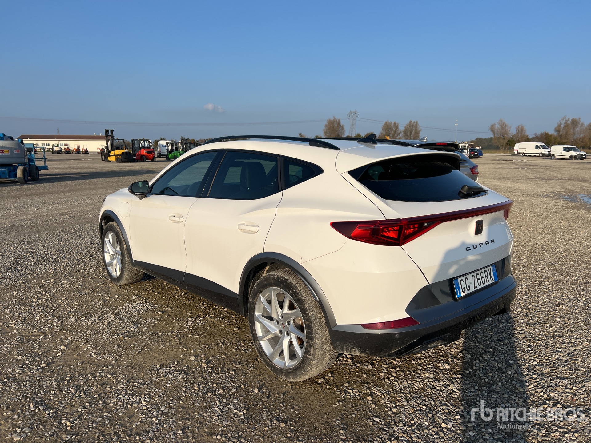 General Appearance with Foto, angolo posteriore sinistro