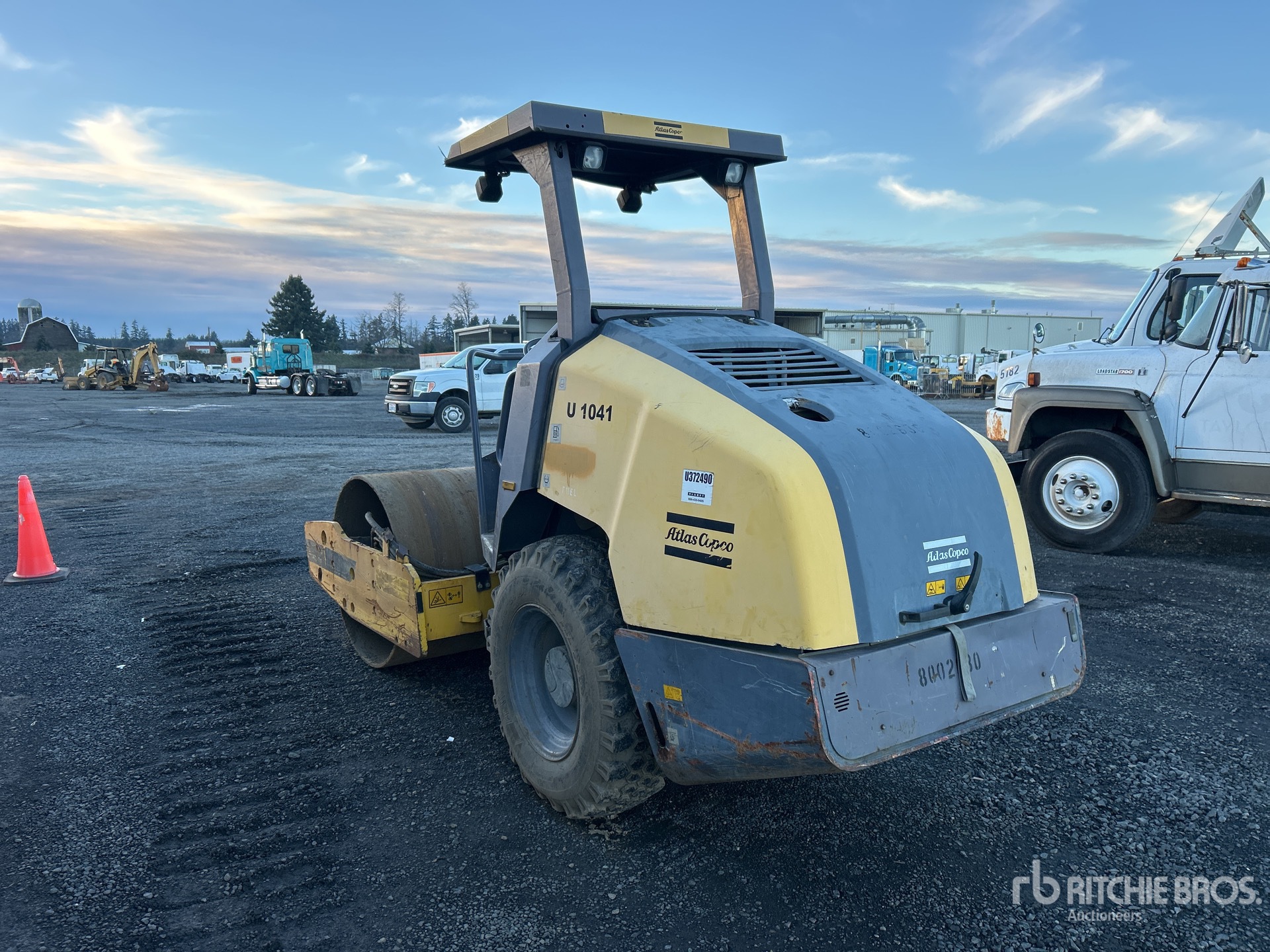 General Appearance with Picture, Left Rear Corner