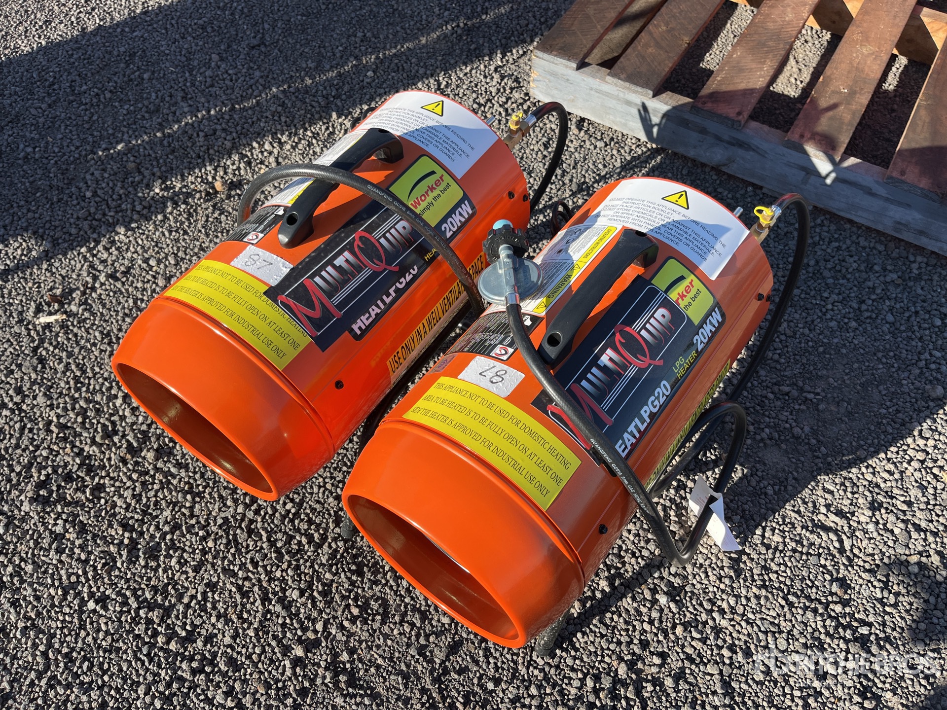 General Appearance with Foto, angolo anteriore sinistro