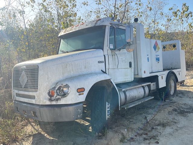 1998 Freightliner FL112 4x2 Fuel and Lube Truck 1998 Freightliner FL112 4x2 Fuel and Lube Truck