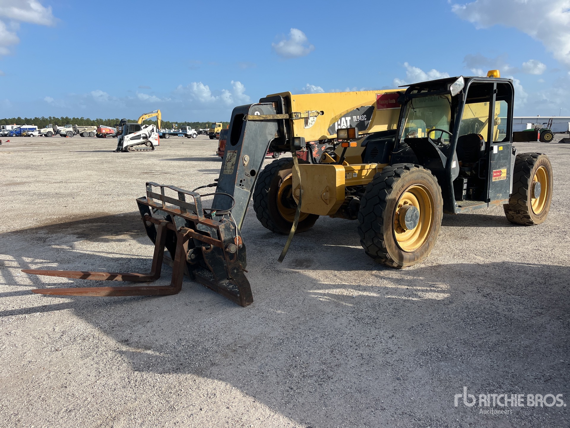 General Appearance with Foto, angolo anteriore sinistro