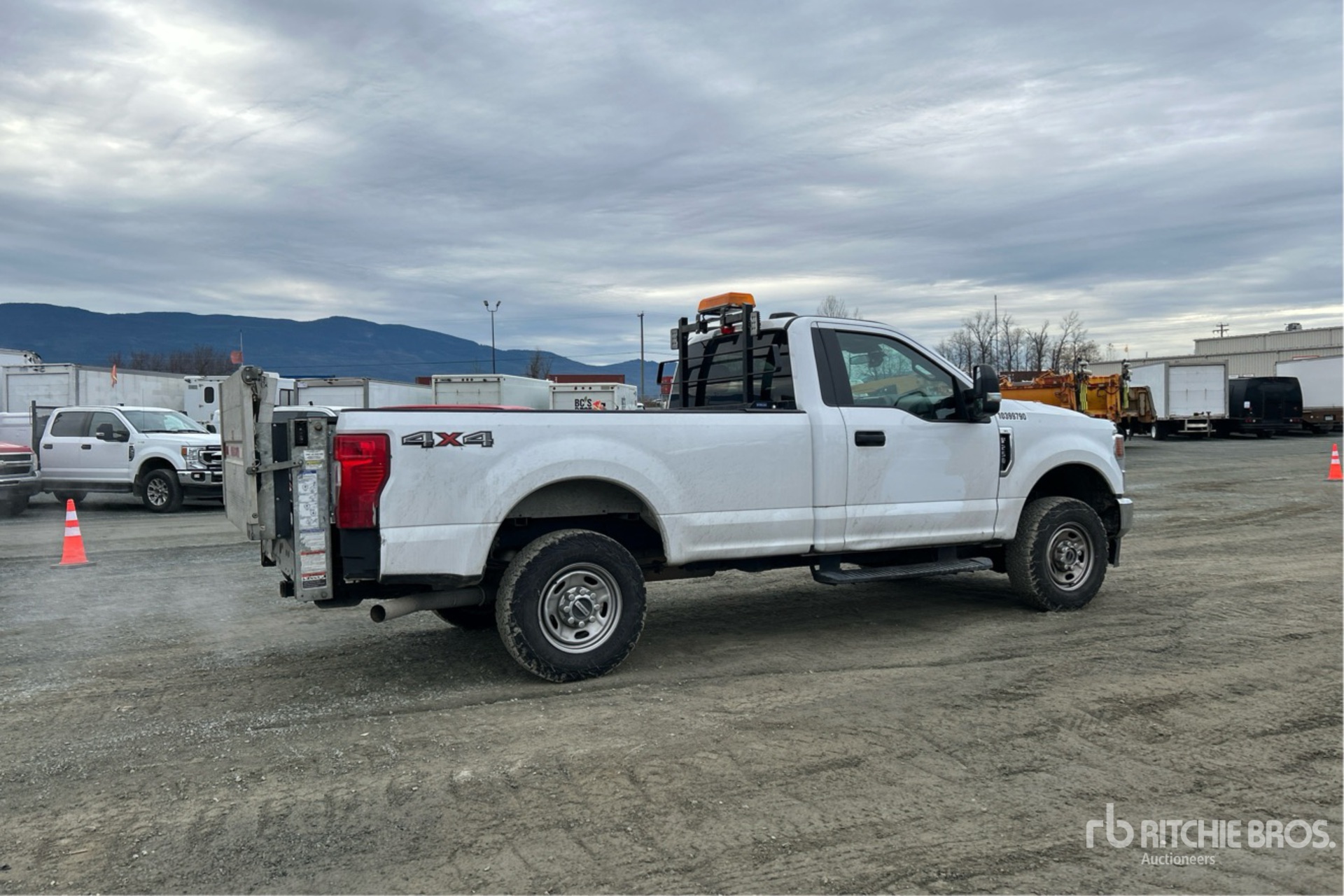 General Appearance with Picture, Right Rear Corner