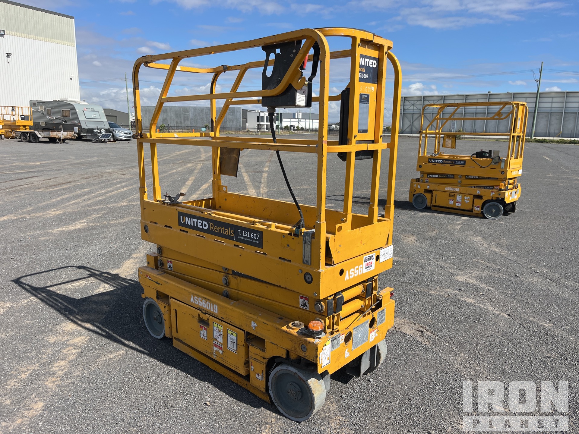 General Appearance with Picture, Right Front Corner