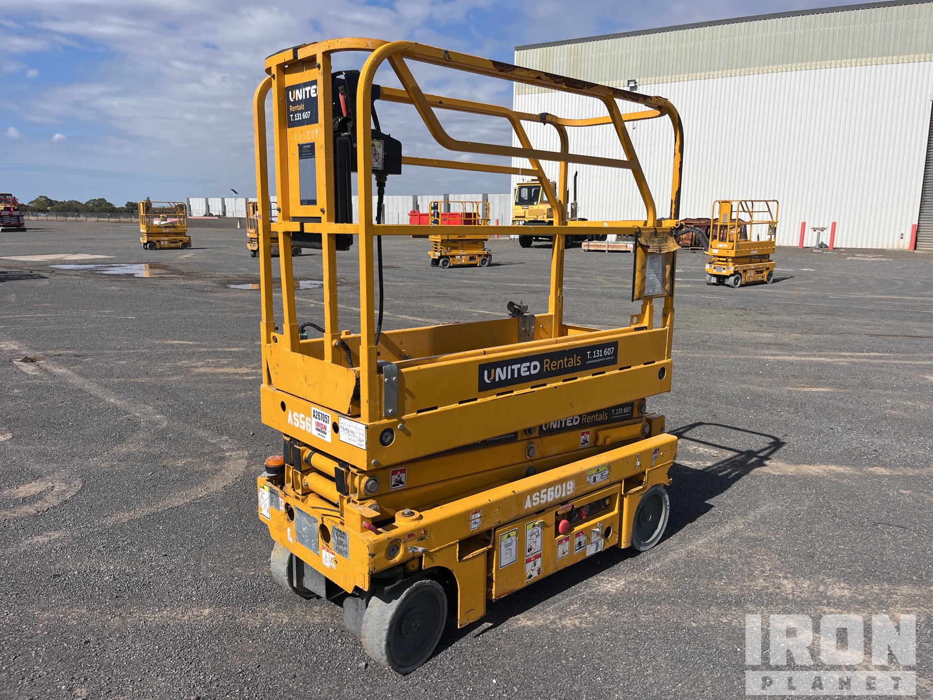 General Appearance with Picture, Left Front Corner