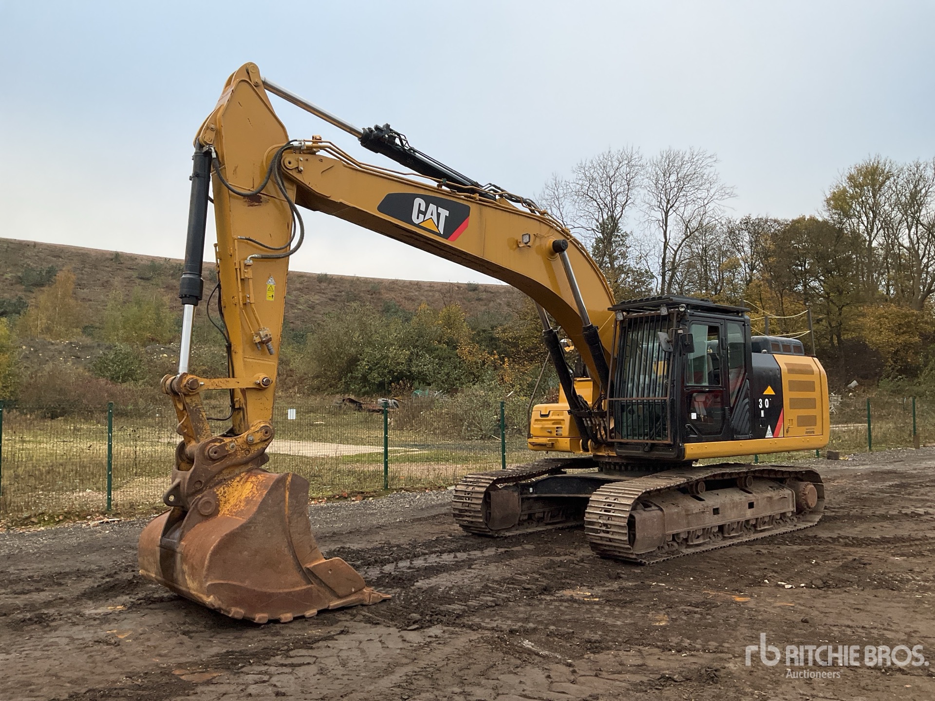 General Appearance with Foto, angolo anteriore sinistro