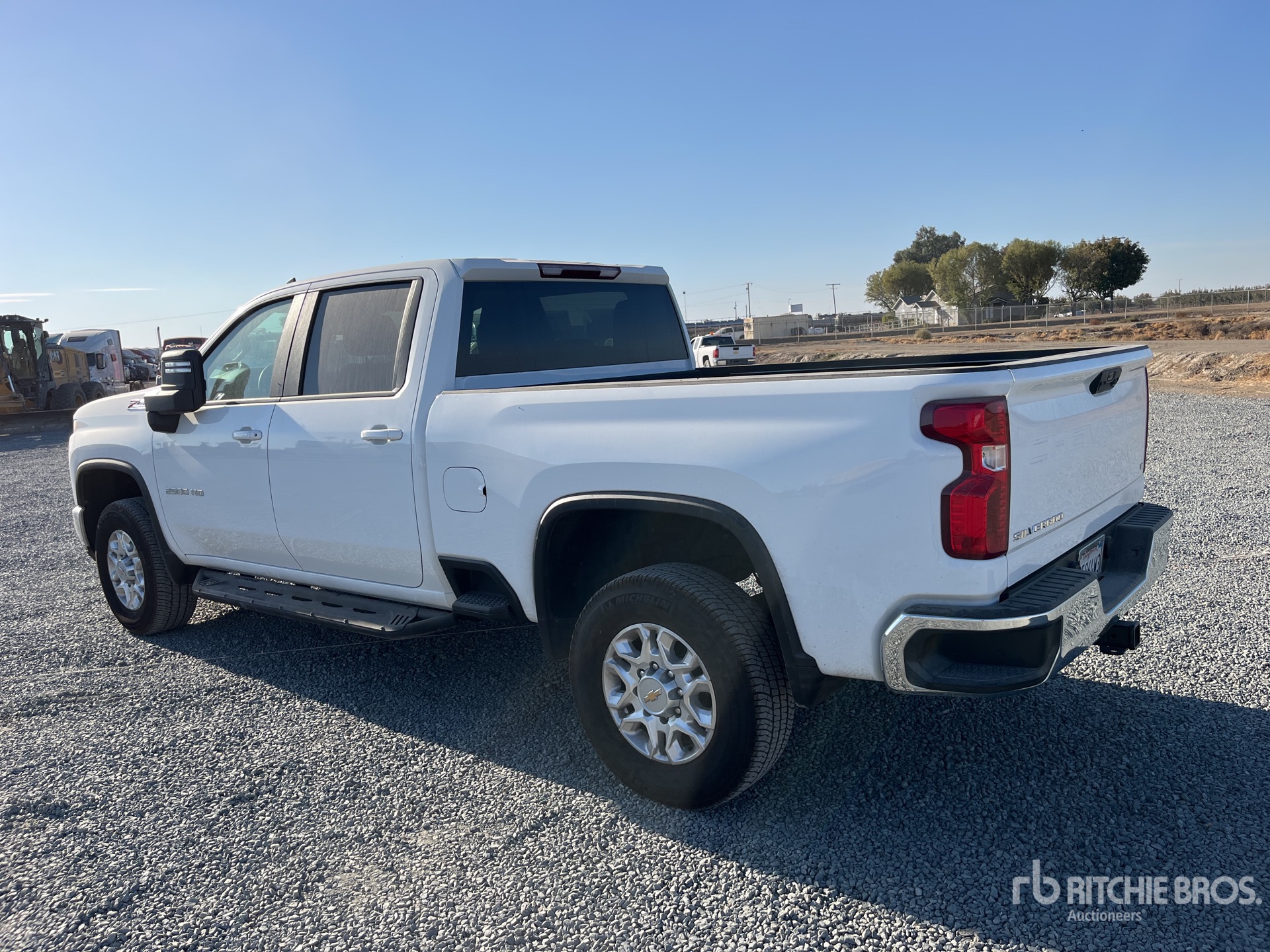 General Appearance with Foto, angolo posteriore sinistro