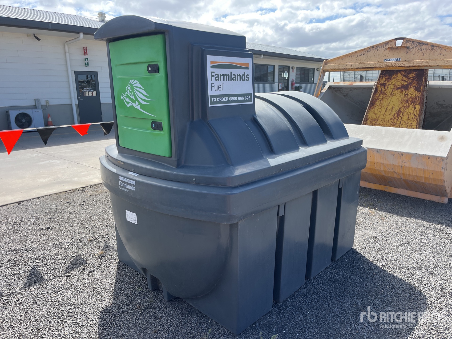 General Appearance with Picture, Left Front Corner