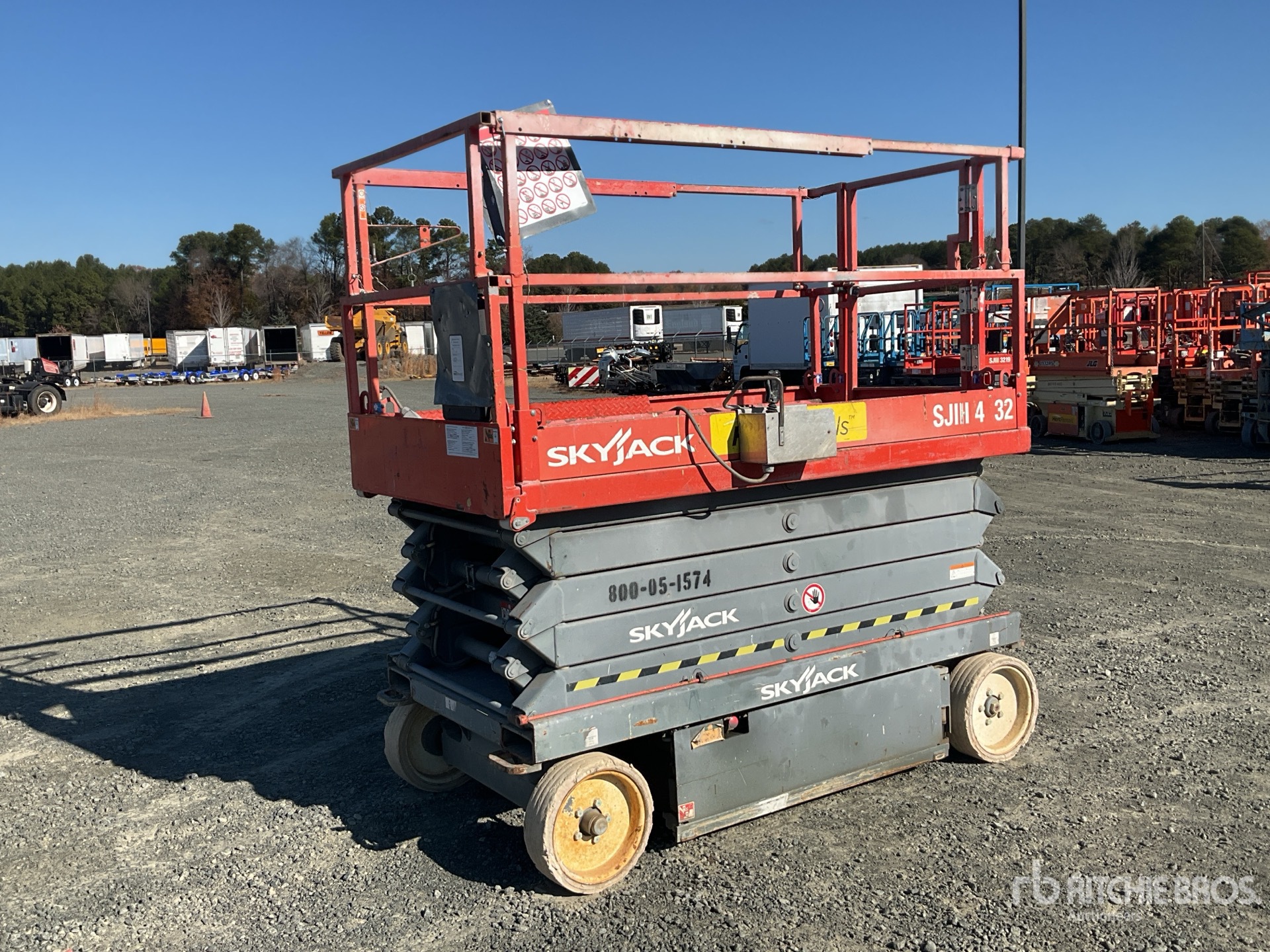 General Appearance with Picture, Left Front Corner