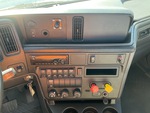 LL453153 - 2020 International LT625: Dash Components
