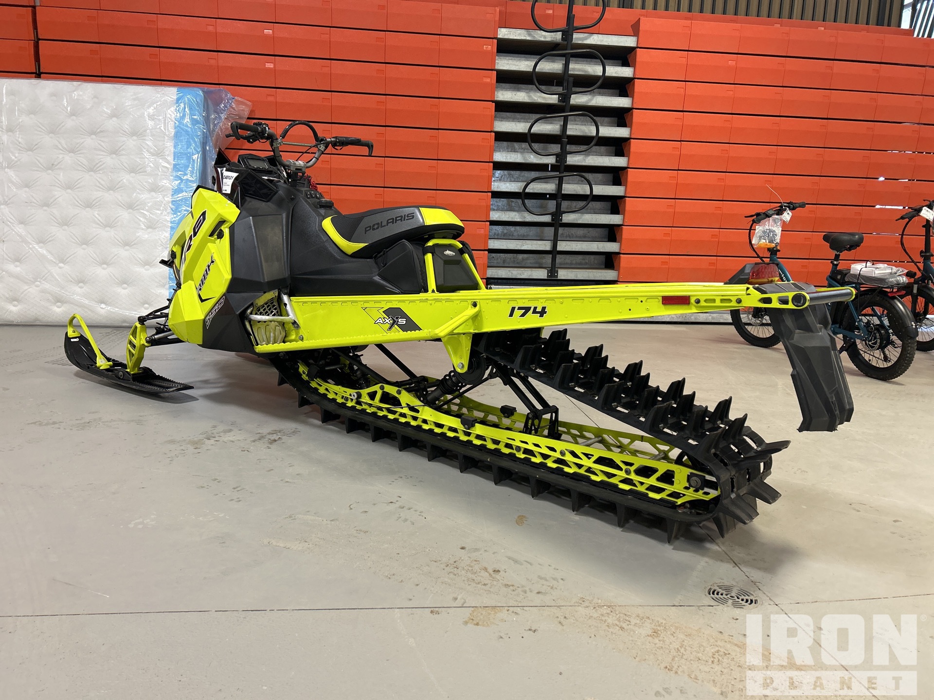 General Appearance with Foto, angolo posteriore sinistro