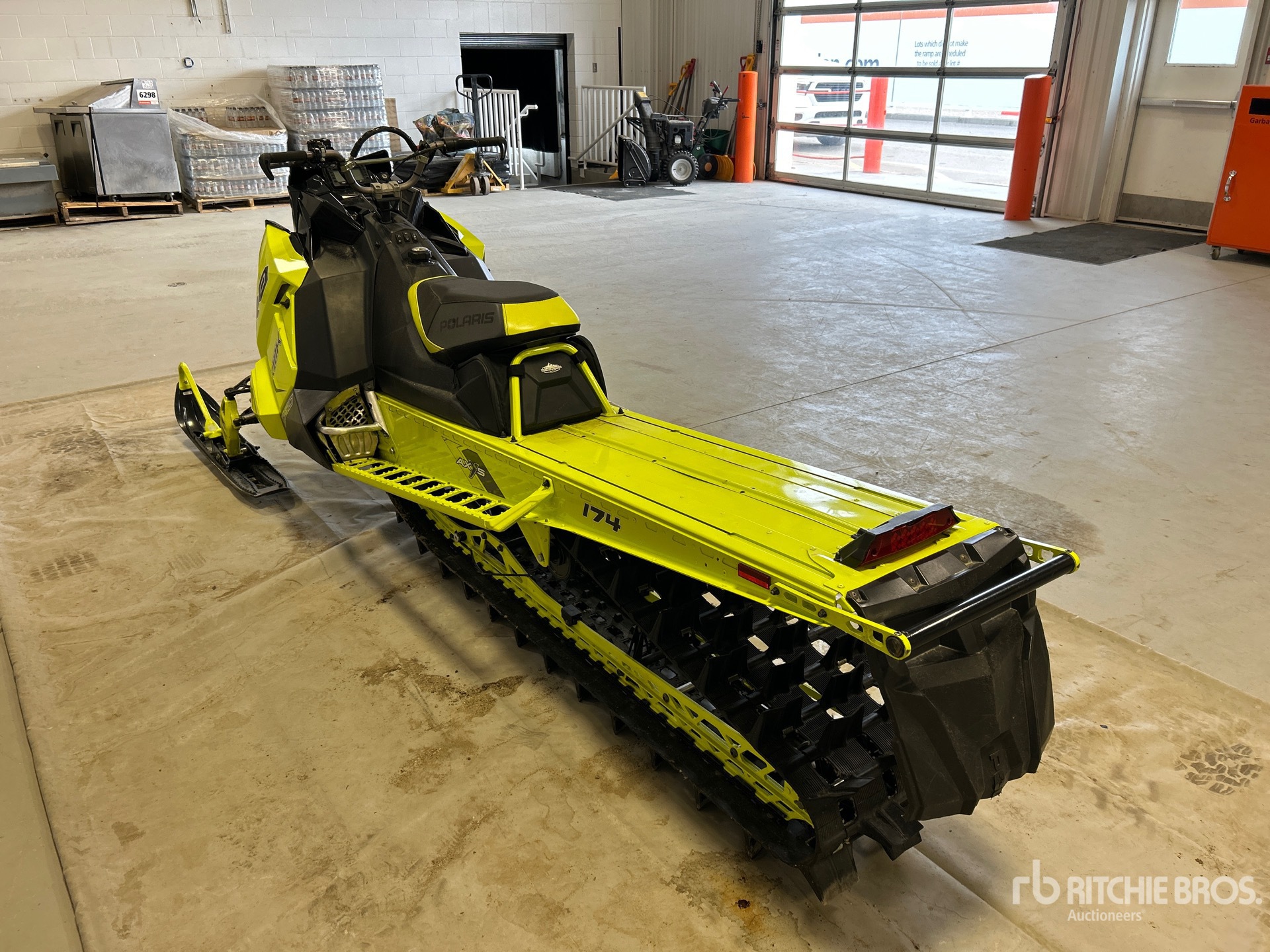 General Appearance with Bild, Ecke hinten links