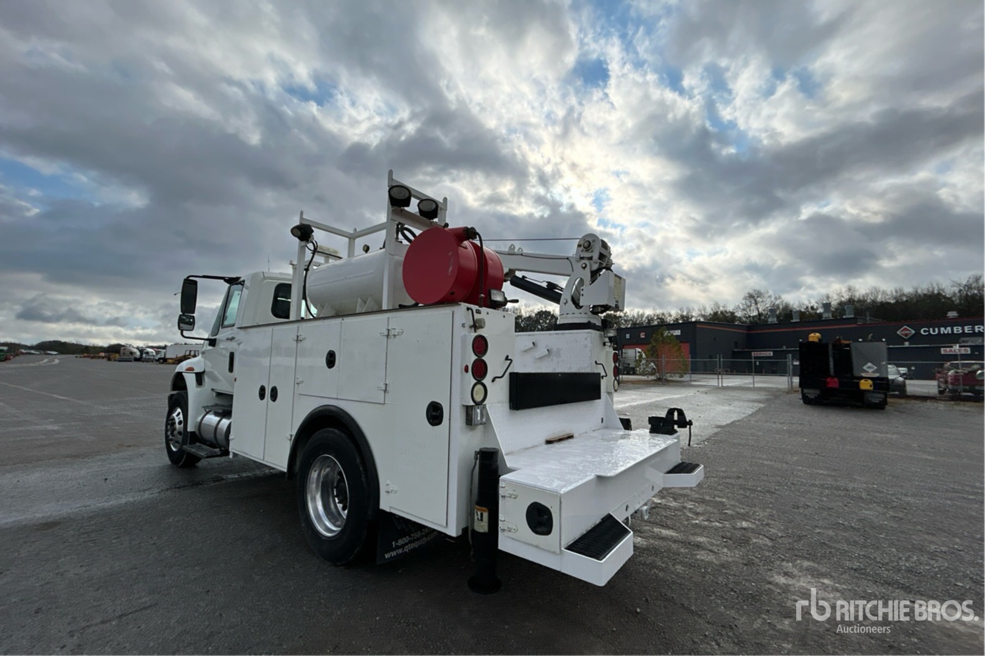 2012 International 4400 SBA 4x2 Service Truck | Ritchie Bros. Auctioneers
