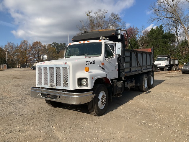 1995 International F-2674 6x4 T/A Dump Truck 1995 International F-2674 6x4 T/A Dump Truck