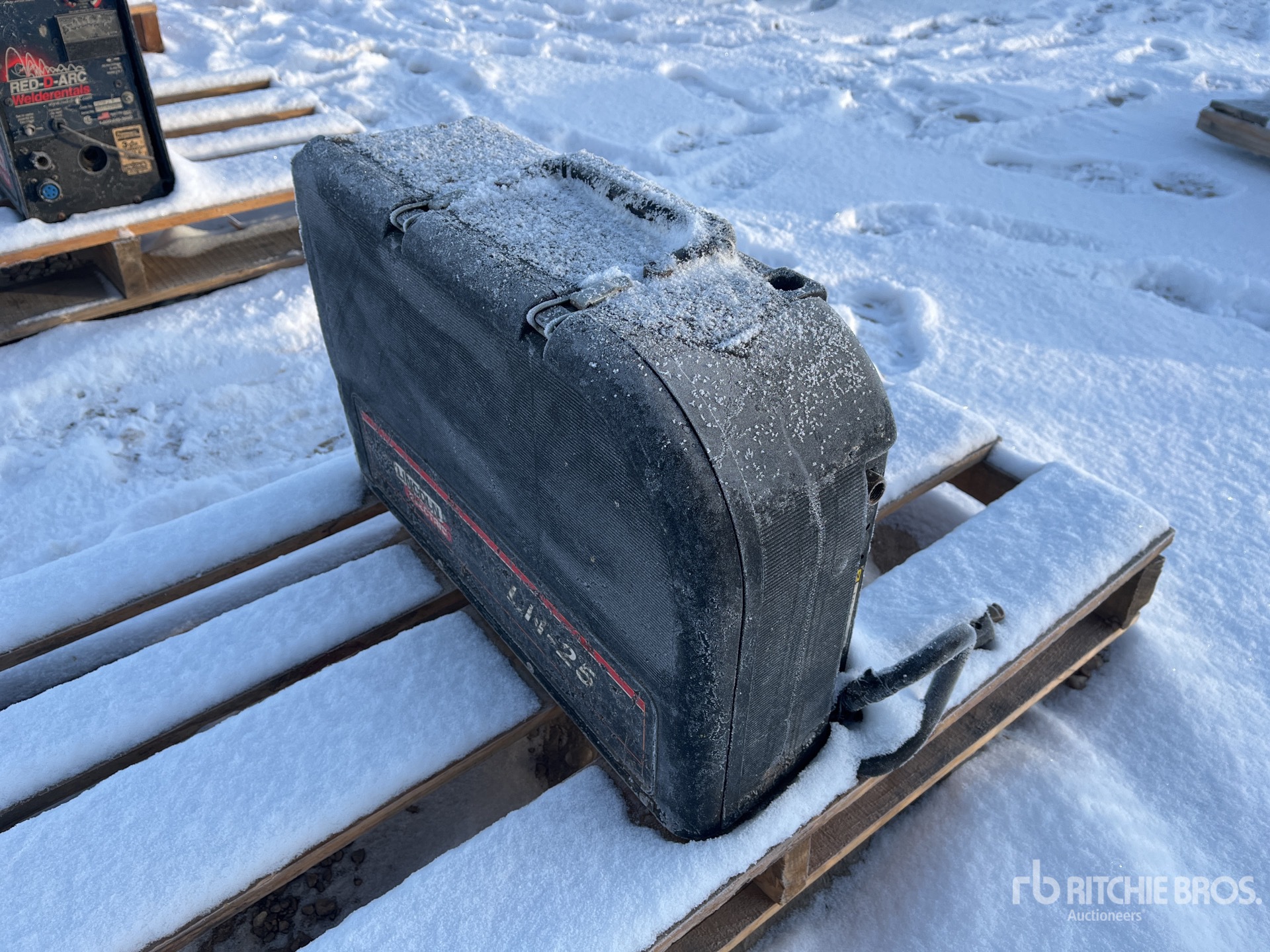 Lincoln LN25 300 A MIG Suitcase Wire Feed Wire Feeder Ritchie Bros