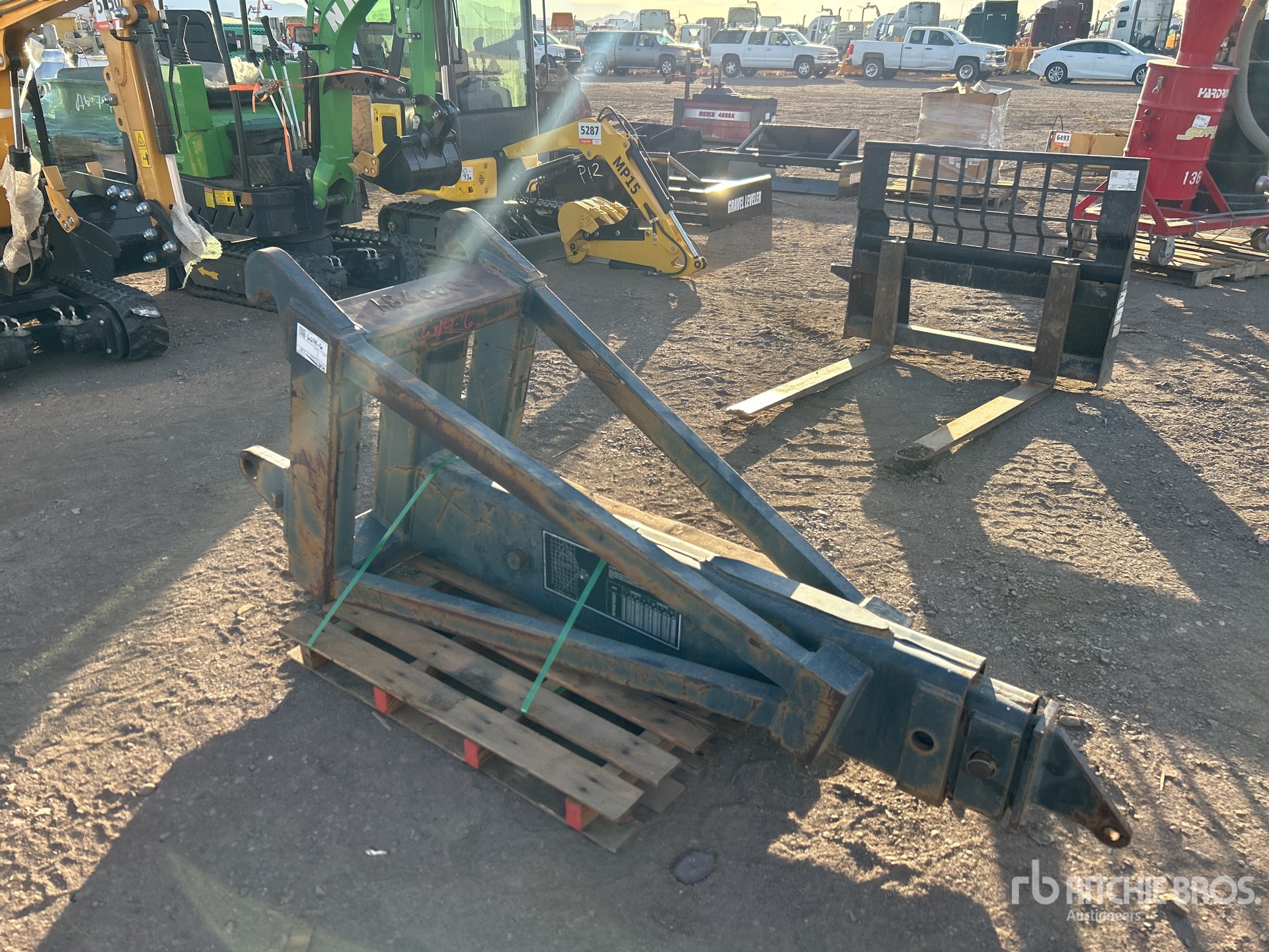 General Appearance with Picture, Right Front Corner