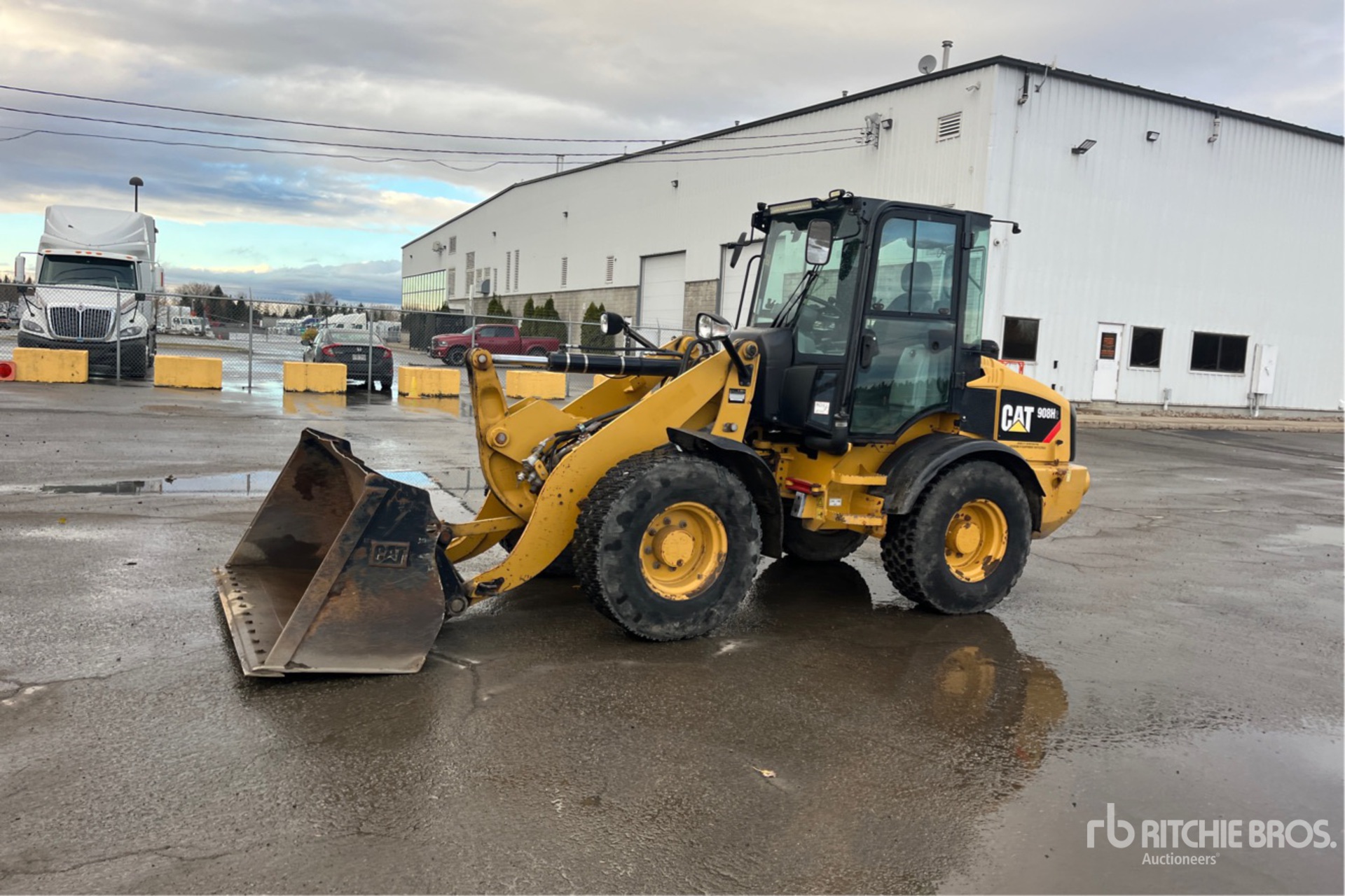 General Appearance with Picture, Left Front Corner